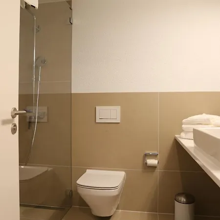 Bolero 4.5 Dachzimmerwohnung 公寓 *