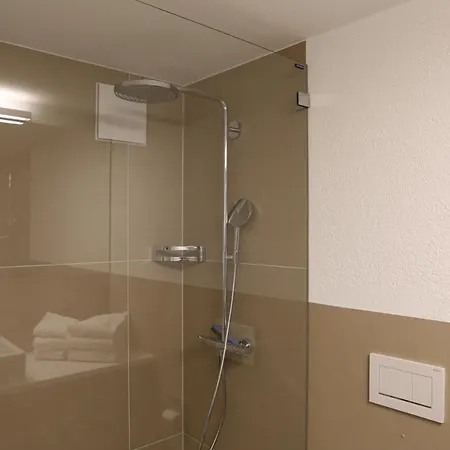 Bolero 4.5 Dachzimmerwohnung Apartment *