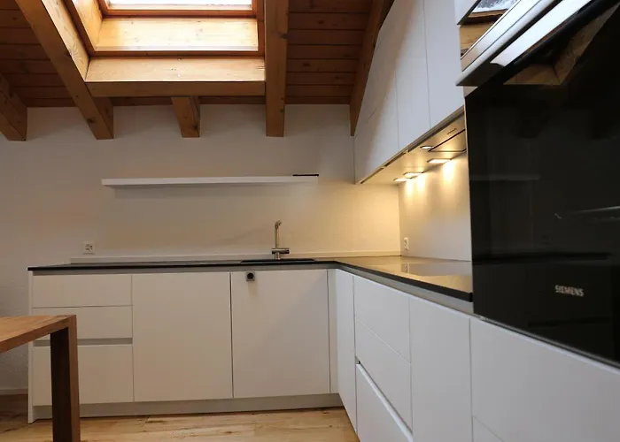 Bolero 4.5 Dachzimmerwohnung Lägenhet *